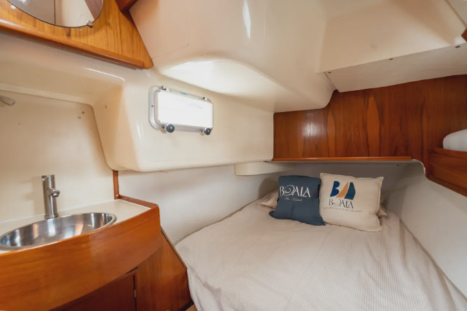 Jeanneau Sun Odyssey 42 | Alquiler con patrón en Combarro, Rías Baixas 4
