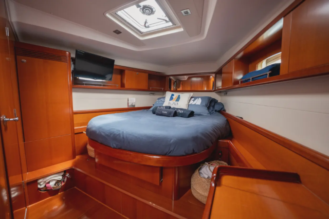 Beneteau Oceanis 50 (2008) | Alquiler con patrón en Combarro, Rías Baixas 5