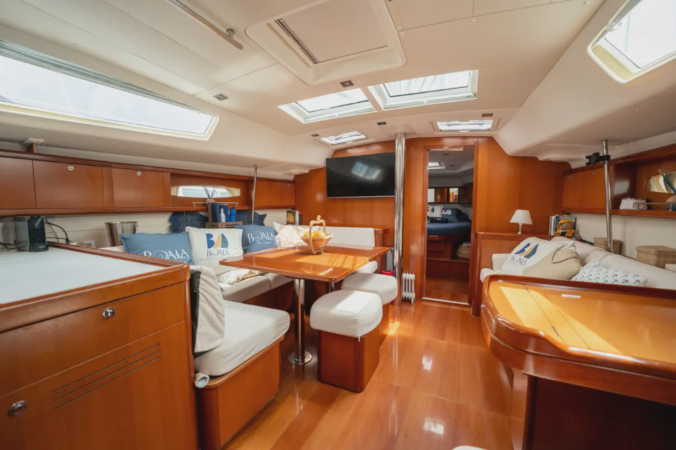 Beneteau Oceanis 50 (2008) | Alquiler con patrón en Combarro, Rías Baixas 7
