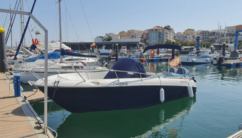 SANXENXO. BENETEAU FLYER 750 OPEN. 2 X YAMAHA 115CV. 1