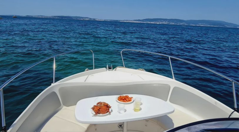 SANXENXO. BENETEAU FLYER 750 OPEN. 2 X YAMAHA 115CV. 3
