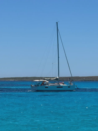 Alquiler de velero en Maó, Menorca · con o sin patrón 3