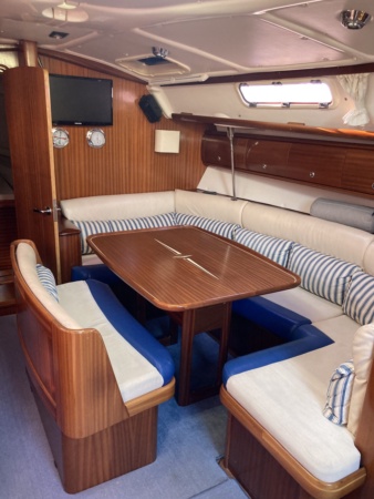 Alquiler velero 12m en Baiona 9