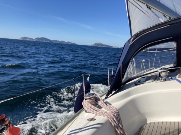 Alquiler velero 12m en Baiona 6