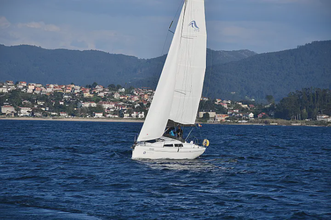 Alquiler de velero Hanse 315 en Baiona | Velero del Año para 6 personas en las Rías Baixas 1