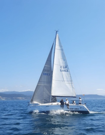 Velero en la Ría de Muros y Noia  5