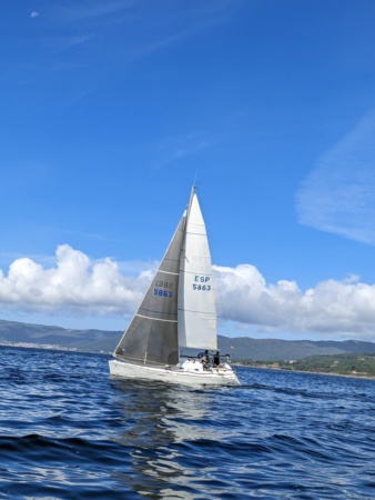Velero en la Ría de Muros y Noia  2