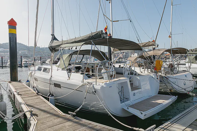 Alquiler de velero Hanse 415 en Baiona | 3 camarotes para 10 personas en las Rías Baixas 11
