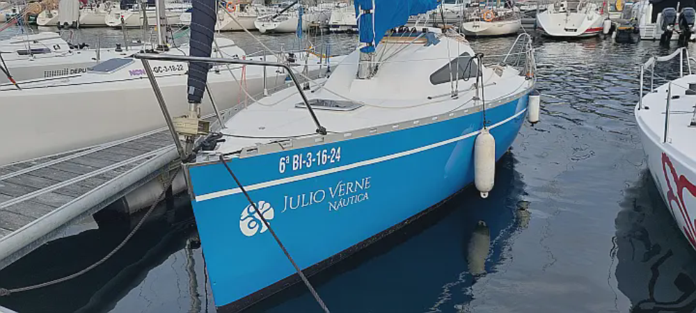 Alquiler de velero Yatland 24 en Rias Baixas. También disponible para Regatas o alquiler de medio día! 10