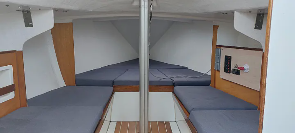 Alquiler de velero Yatland 24 en Rias Baixas. También disponible para Regatas o alquiler de medio día! 7