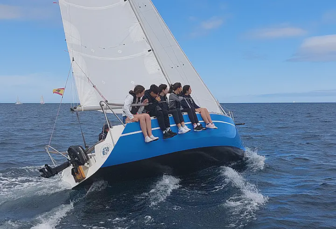 Alquiler de velero Yatland 24 en Rias Baixas. También disponible para Regatas o alquiler de medio día! 6
