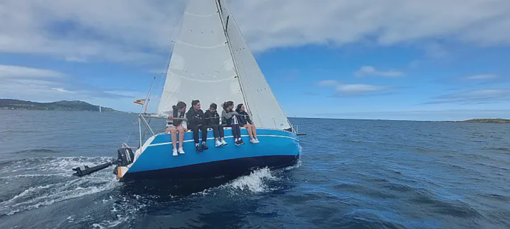 Alquiler de velero Yatland 24 en Rias Baixas. También disponible para Regatas o alquiler de medio día! 5