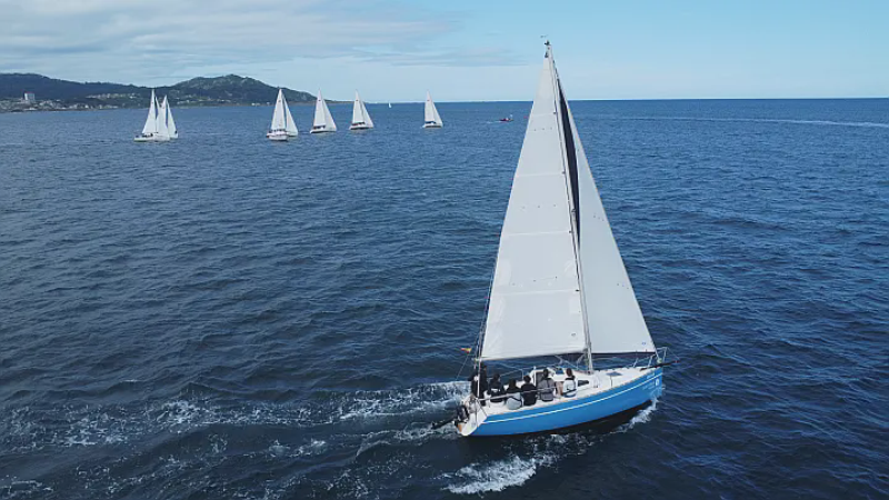 Alquiler de velero Yatland 24 en Rias Baixas. También disponible para Regatas o alquiler de medio día! 1