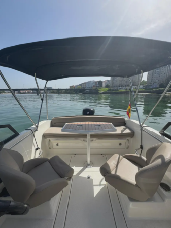 Alquiler de lancha sin patrón en Vigo — QuickSilver Activ Bowraider 3