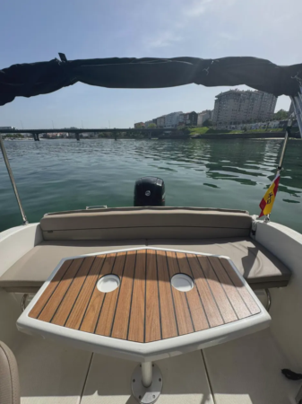 Alquiler de lancha sin patrón en Vigo — QuickSilver Activ Bowraider 5