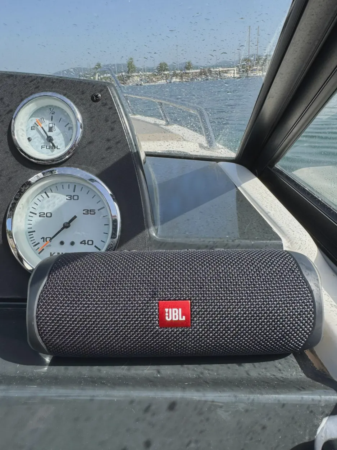 Alquiler de lancha sin patrón en Vigo — QuickSilver Activ Bowraider 9