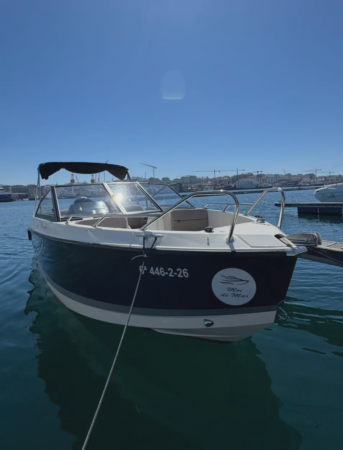 Alquiler de lancha sin patrón en Vigo — QuickSilver Activ Bowraider 4