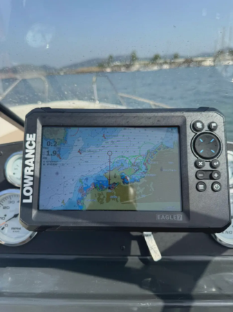 Alquiler de lancha sin patrón en Vigo — QuickSilver Activ Bowraider 7