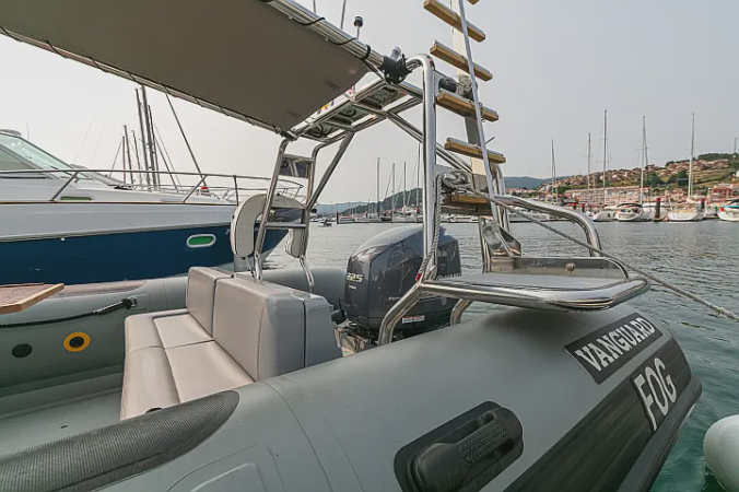 Alquiler de neumática Vanguard 760 en Baiona | Semirrígida 225cv para las Islas Cíes y Rías Baixas 16