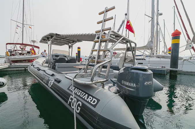 Alquiler de neumática Vanguard 760 en Baiona | Semirrígida 225cv para las Islas Cíes y Rías Baixas 13