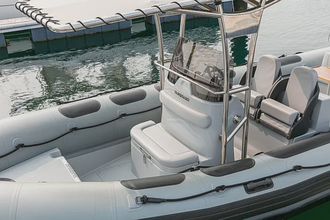 Alquiler de neumática Vanguard 760 en Baiona | Semirrígida 225cv para las Islas Cíes y Rías Baixas 11