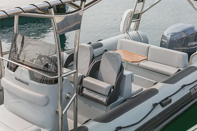Alquiler de neumática Vanguard 760 en Baiona | Semirrígida 225cv para las Islas Cíes y Rías Baixas 10
