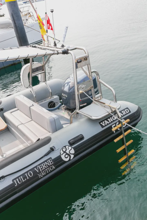 Alquiler de neumática Vanguard 760 en Baiona | Semirrígida 225cv para las Islas Cíes y Rías Baixas 5