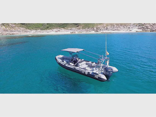 Alquiler de neumática Vanguard 760 en Baiona | Semirrígida 225cv para las Islas Cíes y Rías Baixas 3