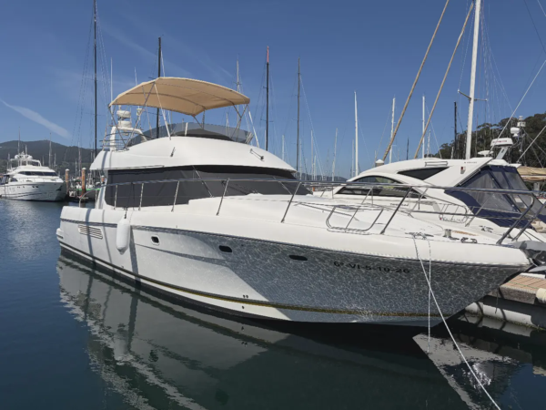 Alquiler yate Jeanneau Prestige 46 con patrón en Vigo 1