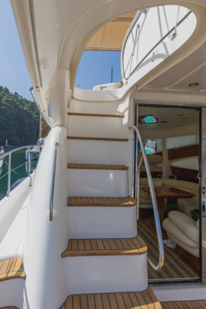 Alquiler yate Jeanneau Prestige 46 con patrón en Vigo 7