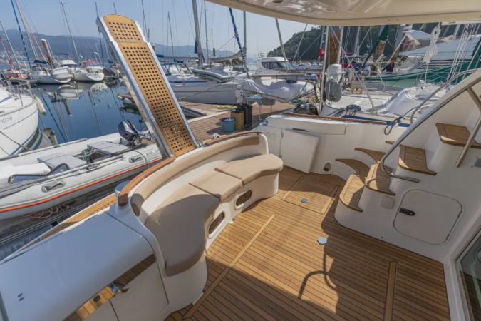 Alquiler yate Jeanneau Prestige 46 con patrón en Vigo 8