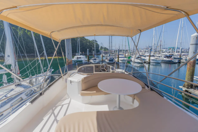 Alquiler yate Jeanneau Prestige 46 con patrón en Vigo 9