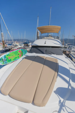 Alquiler yate Jeanneau Prestige 46 con patrón en Vigo 12