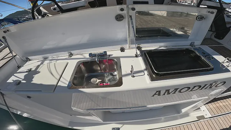 Alquiler del velero Dufour 430 Grand Large "Amodiño" en Baiona. Disfrútalo en grupo o familia hasta 12 personas. 4