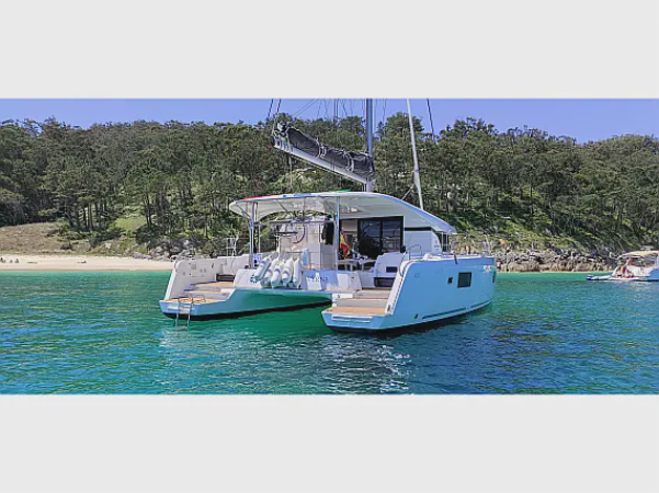 Alquiler de catamarán Lagoon 42 en Baiona | 4 camarotes, navega a las Islas Cíes y las Rías Baixas con o sin patrón. 1