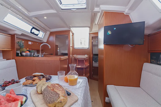 Alquiler de velero Bavaria 34 en Baiona | 3 camarotes para 10 personas en las Rías Baixas 12