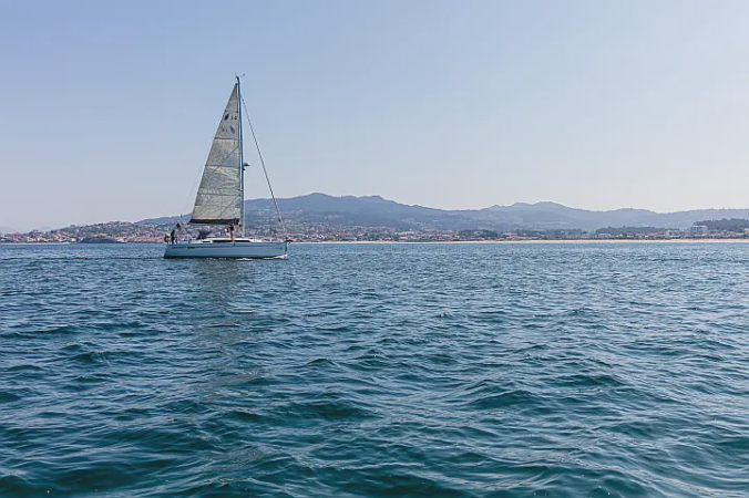 Alquiler de velero Bavaria 34 en Baiona | 3 camarotes para 10 personas en las Rías Baixas 4