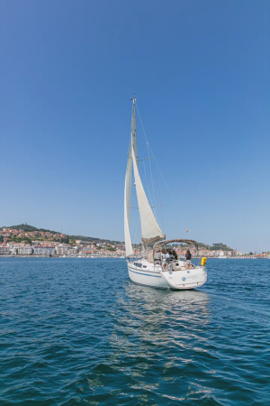 Alquiler de velero Bavaria 34 en Baiona | 3 camarotes para 10 personas en las Rías Baixas 5